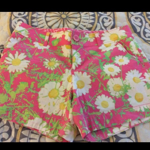 40$ p p only size 10 EUC  Lilly Pulitzer shorts