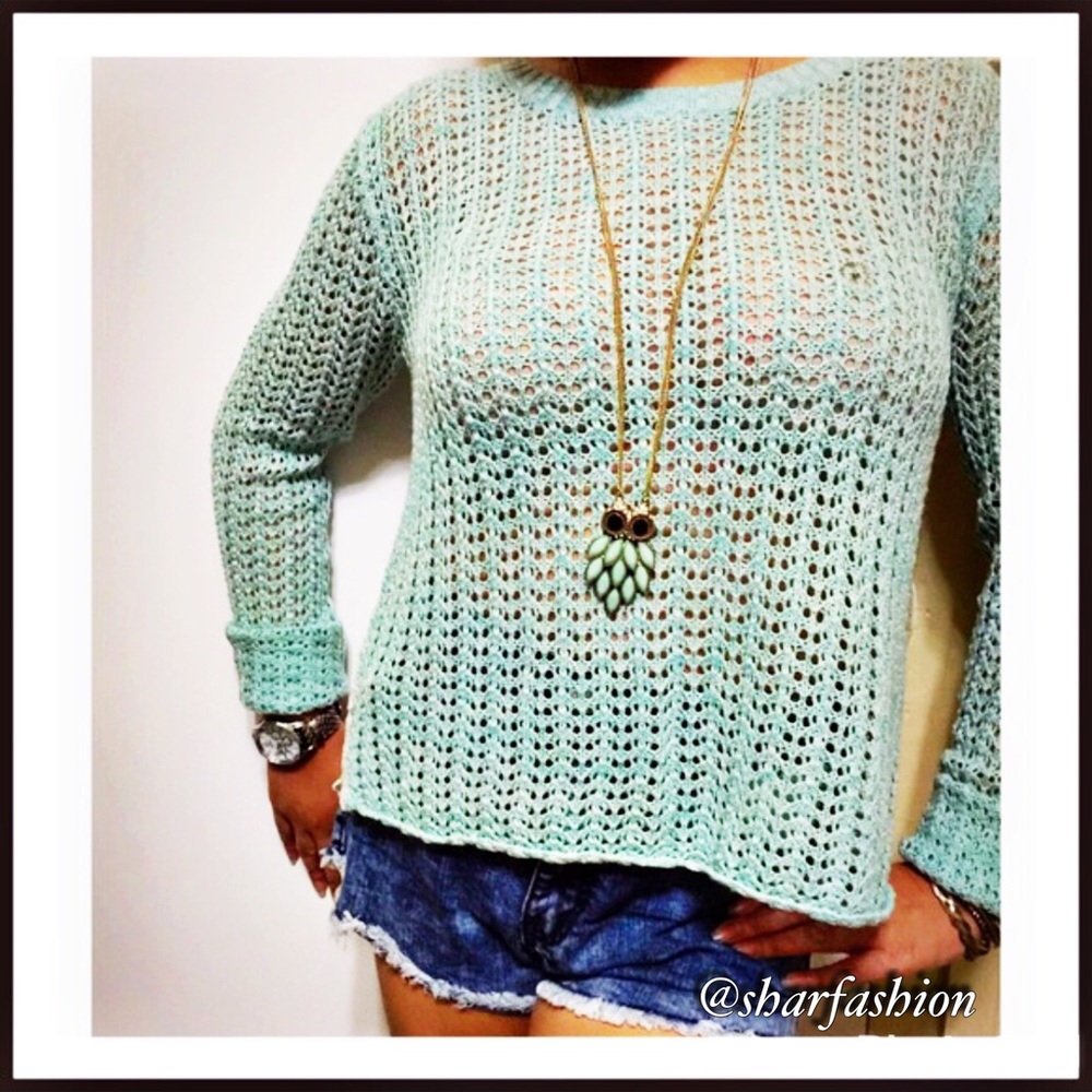 Fall into a sweet Sweater 💯% cotton lace back
