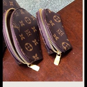 Set of 2 cosmetics bags