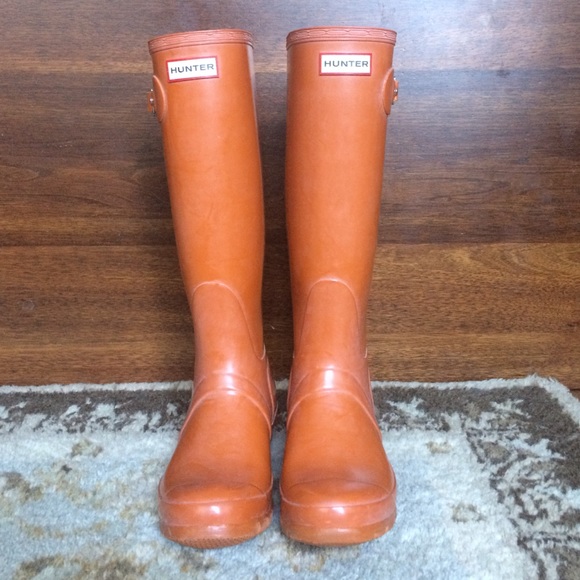 Classic Hunter rain boots
