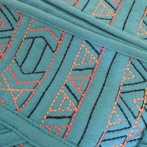 UO embroidered strapless mini dress - Picture 2 of 3