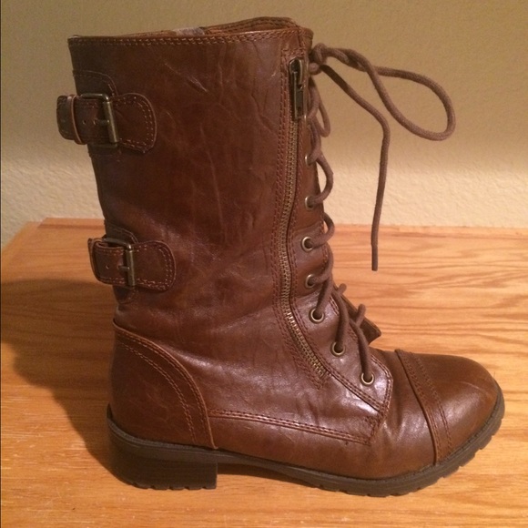 Combat boots
