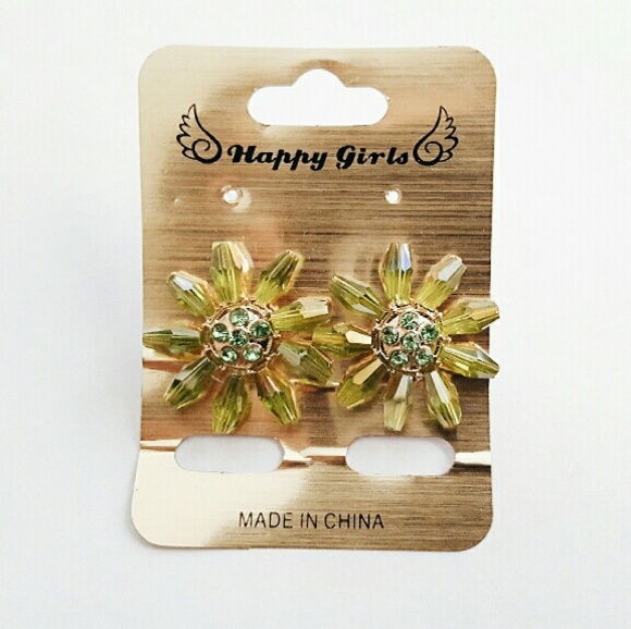 $5 !!!!! NEW Green Flower Earrings