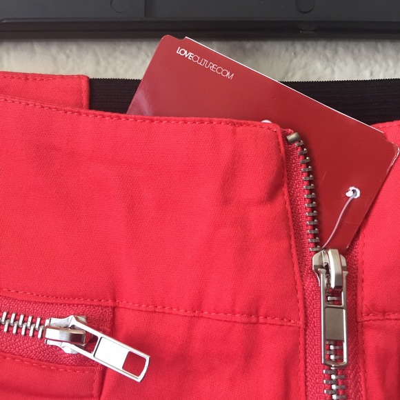 High-Waisted Short - Picture 3 of 3