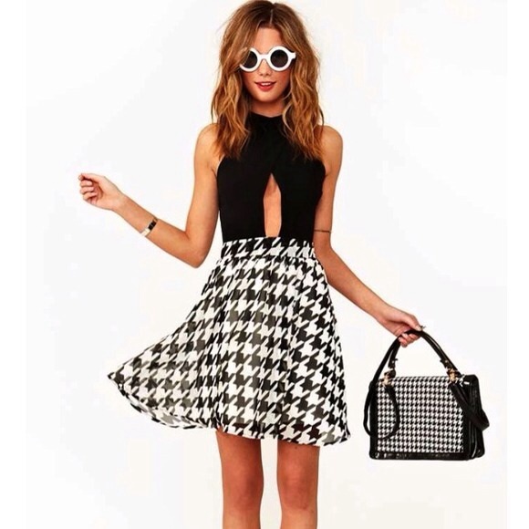 🎉HP🎉 Nasty Gal Houndstooth Skater Dress