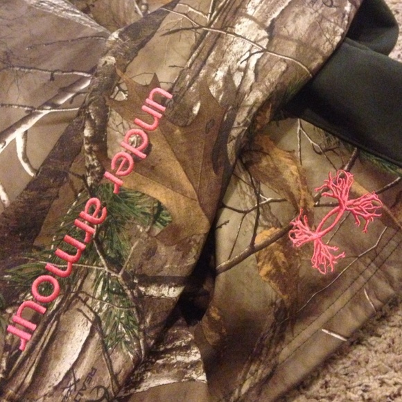 Under Armour infrared jacket. Pink/camo - Picture 4 of 4