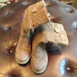 Clarks suede pull on boots