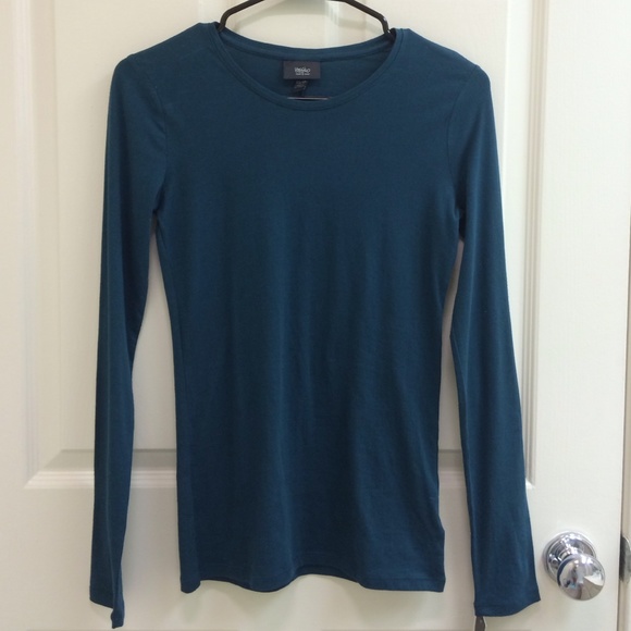 Mossimo XS long sleeved shirt