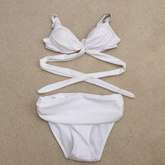 Twist White Bikini