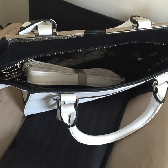 Just beautiful Temira Collection purse - Picture 3 of 3