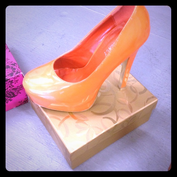 High orange summer pumps - Picture 1 of 1