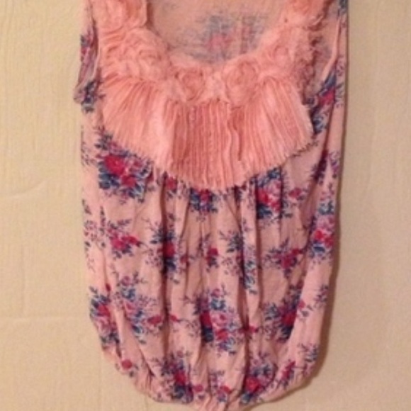 Blush floral top PRICE DROP