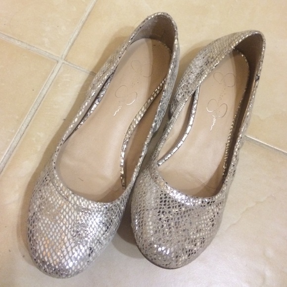 Jessica Simpson flats
