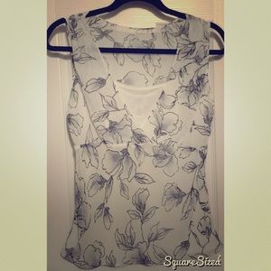 Great top for work or play