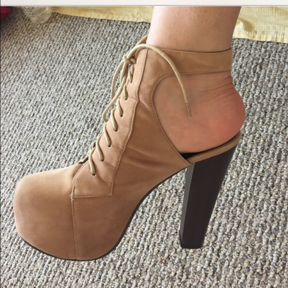 Platform heel boots