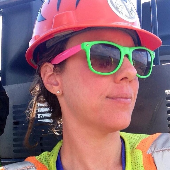 Meet Your Seller π»πβπ»οΈ - Picture 3 of 4