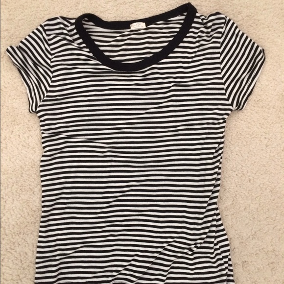 Brandy Melville top/tee.