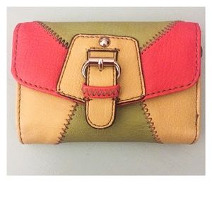 ‼️Sold Locally‼️👛💟 Nine West wallet!