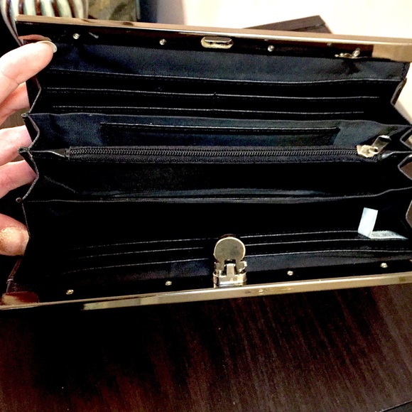 Pretty Floral Wallet - Picture 2 of 3