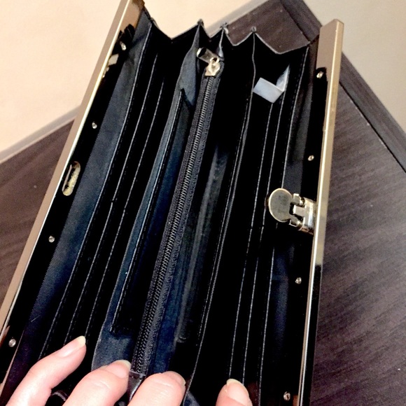 Pretty Floral Wallet - Picture 3 of 3