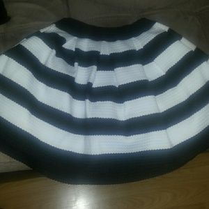 Skater skirt white and black