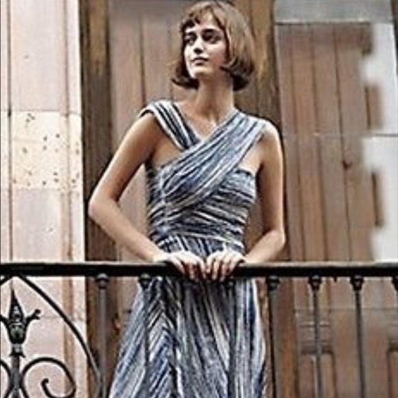 Anthropologie Dresses & Skirts - Anthropologie shirred shoulder dress