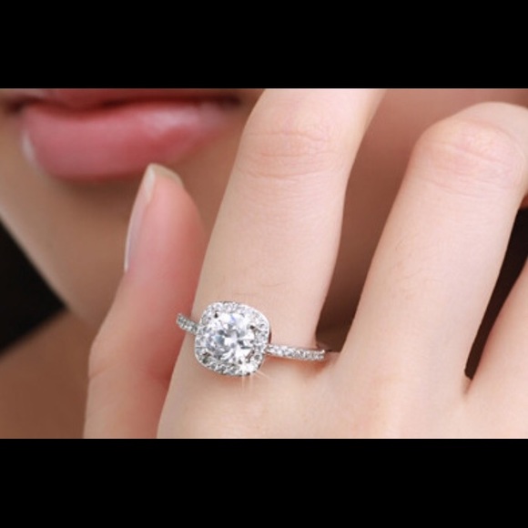 👒Engagement Ring👒 - Picture 3 of 3