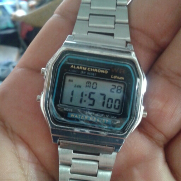 Retro watch - Picture 2 of 3