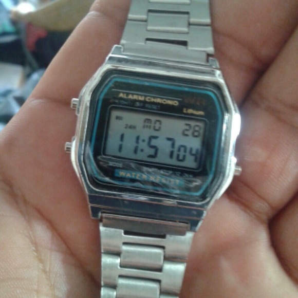 Retro watch - Picture 3 of 3