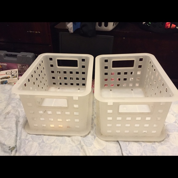 Stackable storage baskets