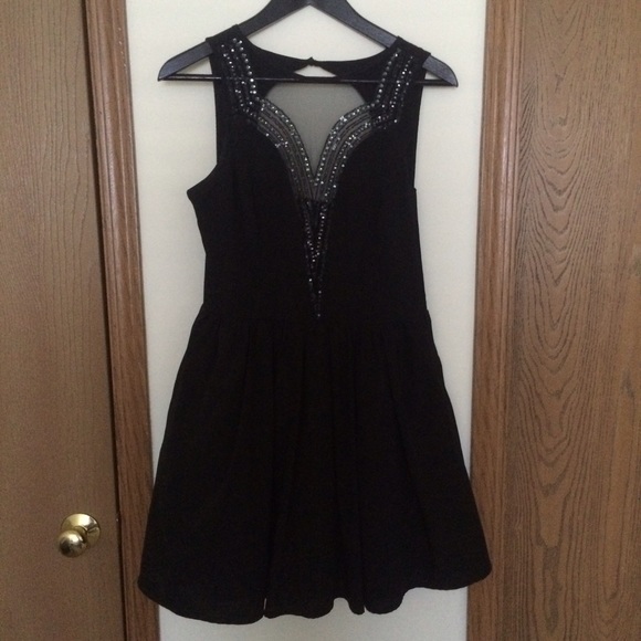 Elegant short black dress
