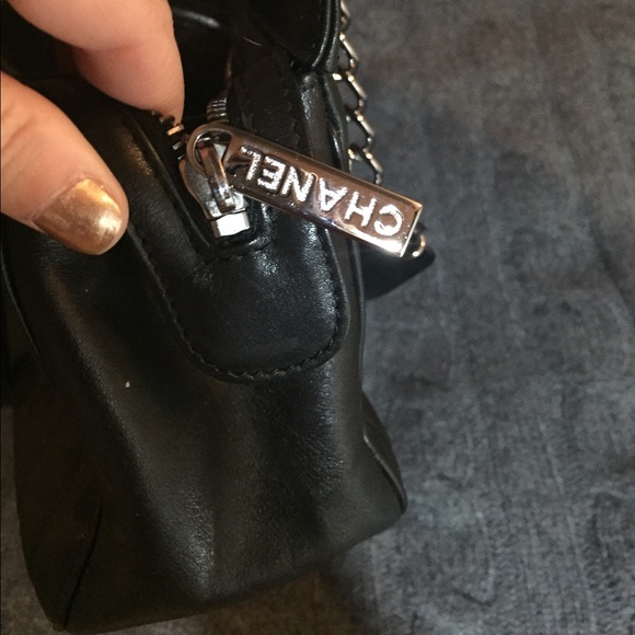 🎀 GIFTED TO MY SISTER: Mint Con Chanel Handbag 🎀 - Picture 3 of 4