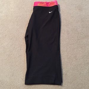 Nike Dri-Fit Capri Sports