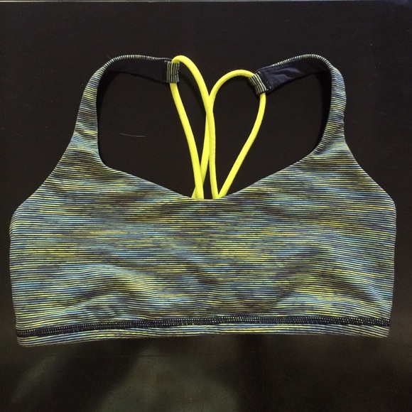 Lululemon Free to Be sports bra
