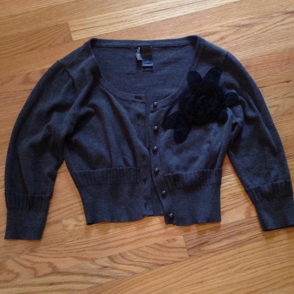 3/4 sleeve cardigan minimal wear