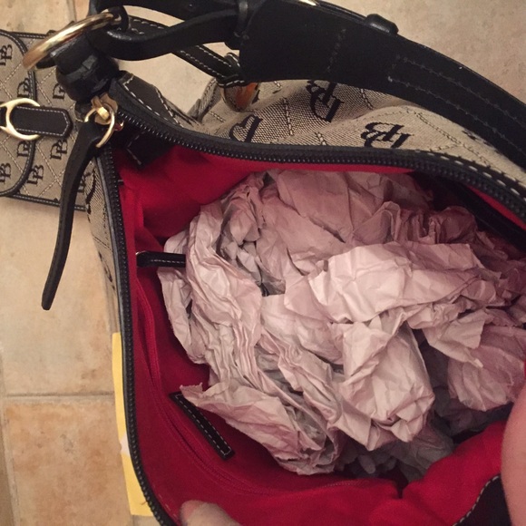 SALE ๐ฏ AUTH Dooney & Bourke Purse and wallet ๐ - Picture 3 of 4