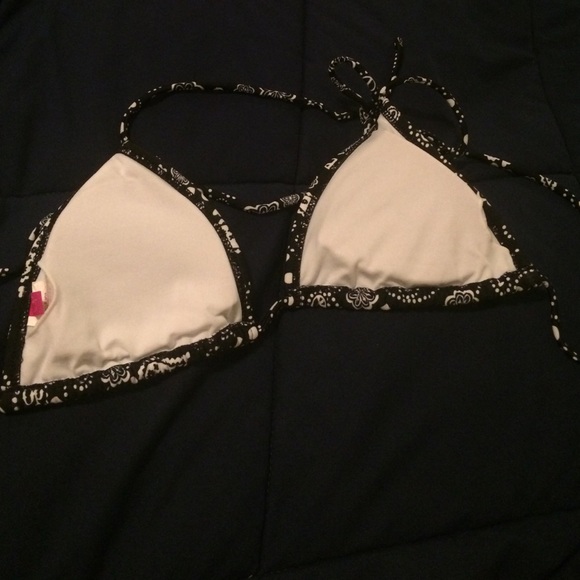 Black and White Bikini Top - Picture 2 of 3