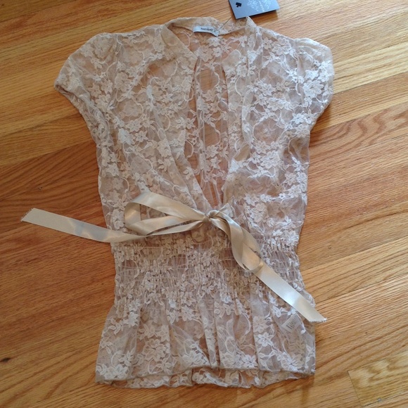 Nude lace fitted top NWT