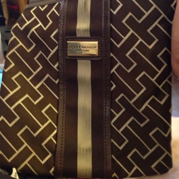 Tommy cross body bag