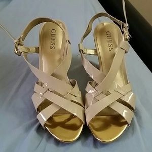 GUESS nude WEDGES