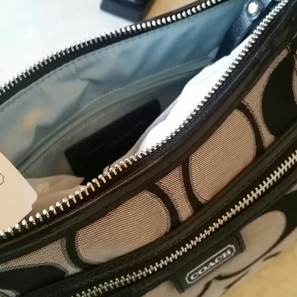 Authentic Coach Purse - Picture 3 of 4