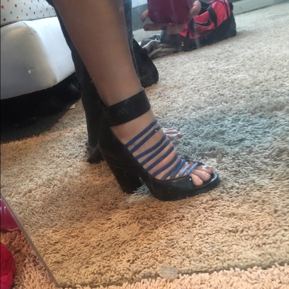 Heels! - Picture 3 of 4