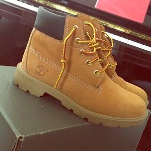 Timberlands (kids 4, wmns 6)