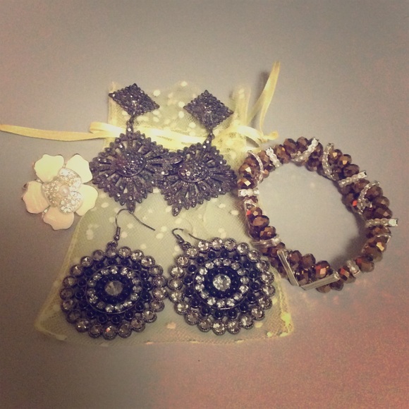 🎀Earring, Bracelet, and Ring Bundle🎀