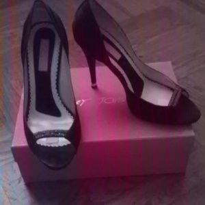 Ladies shoes