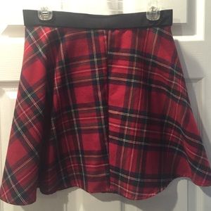 Never worn Forever 21 red plaid skirt