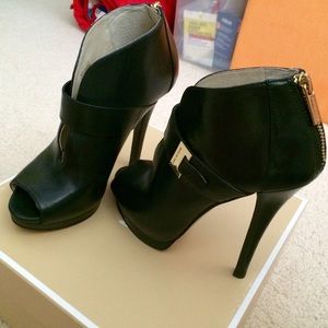 Michael by Michael Kors bootie