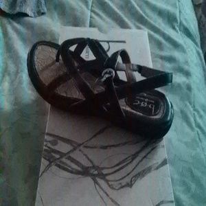 Born sandals