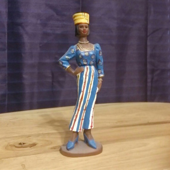 On hold for @tmcintosh53 (2 African figurines)