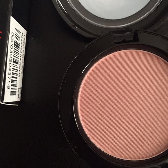 Limited Edtion MM Mac Blush - Picture 2 of 3